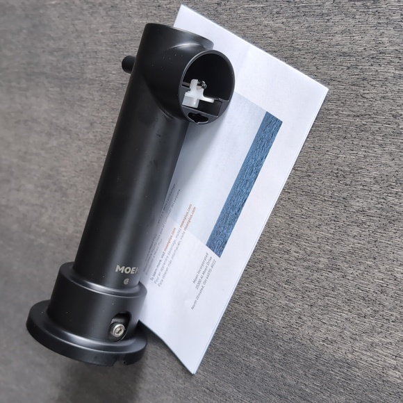 Brand new ! Moen arlys 7 1/2" tub diverter stout mat black bathroom hardware - Picture 4 of 4